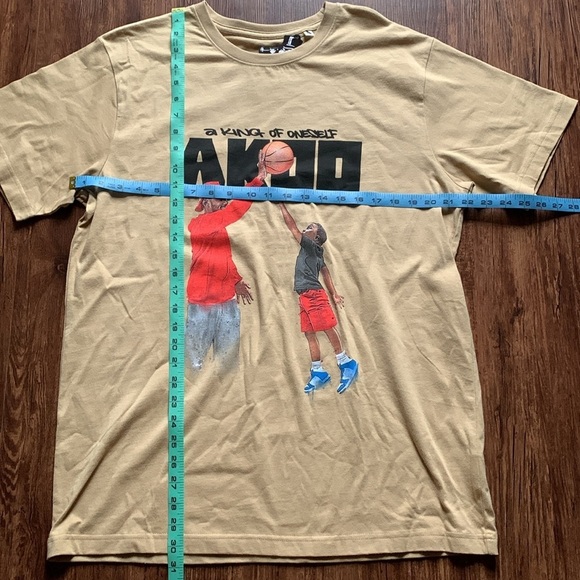 AKOO Men’s Graphic T-Shirt Tan Size Large New - Picture 4 of 8